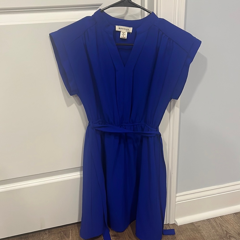 Monteau cap sleeve dress. Size small. Royal blue.